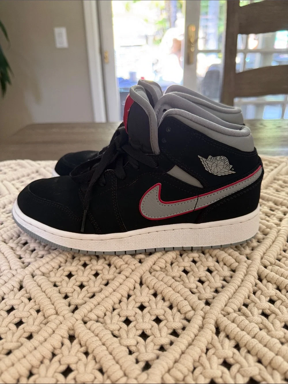 Jordan mid top